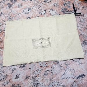 GUCCI Drawstring Closure Dust Bag. (21" x 13½").
